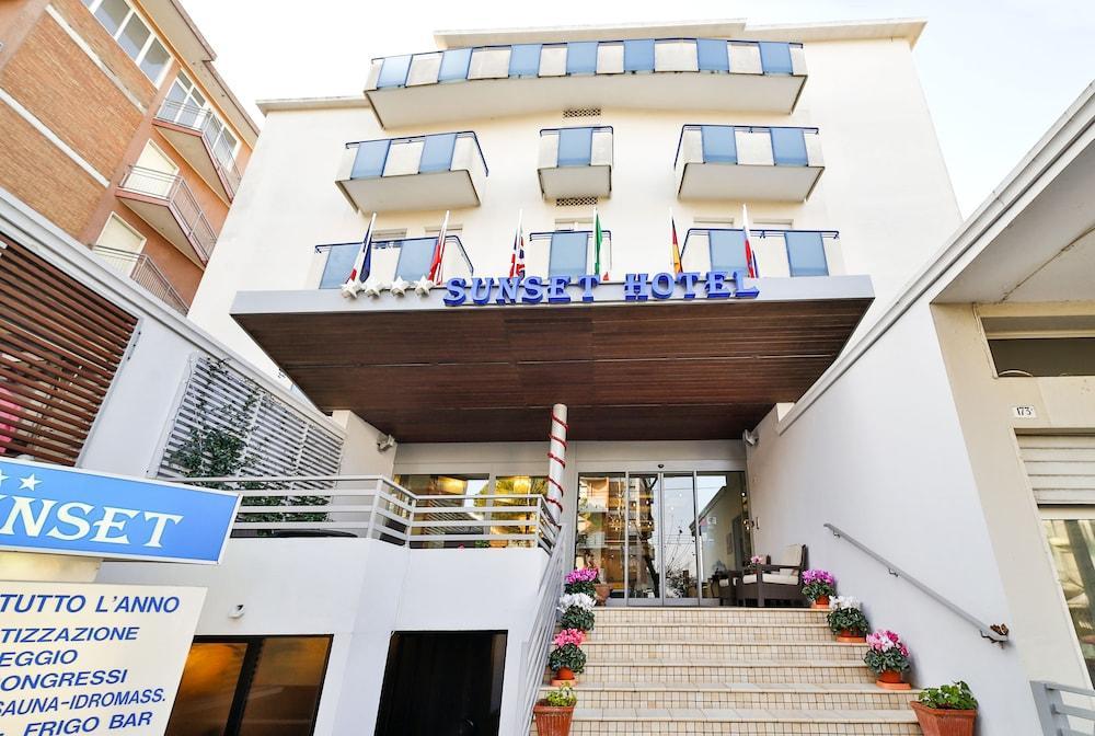 Hotel Sunset Ρίμινι Εξωτερικό φωτογραφία