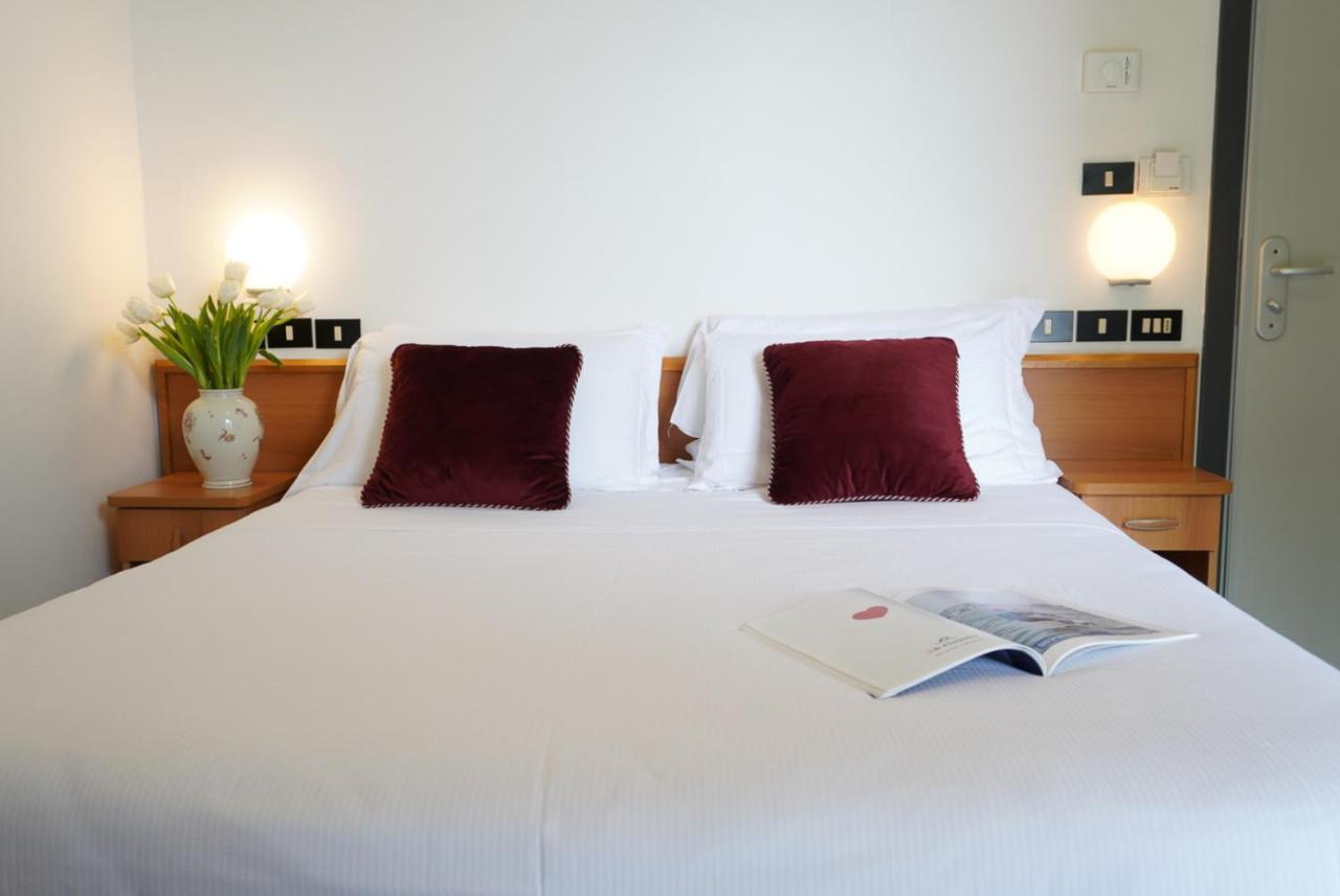 Hotel Sunset Ρίμινι Εξωτερικό φωτογραφία