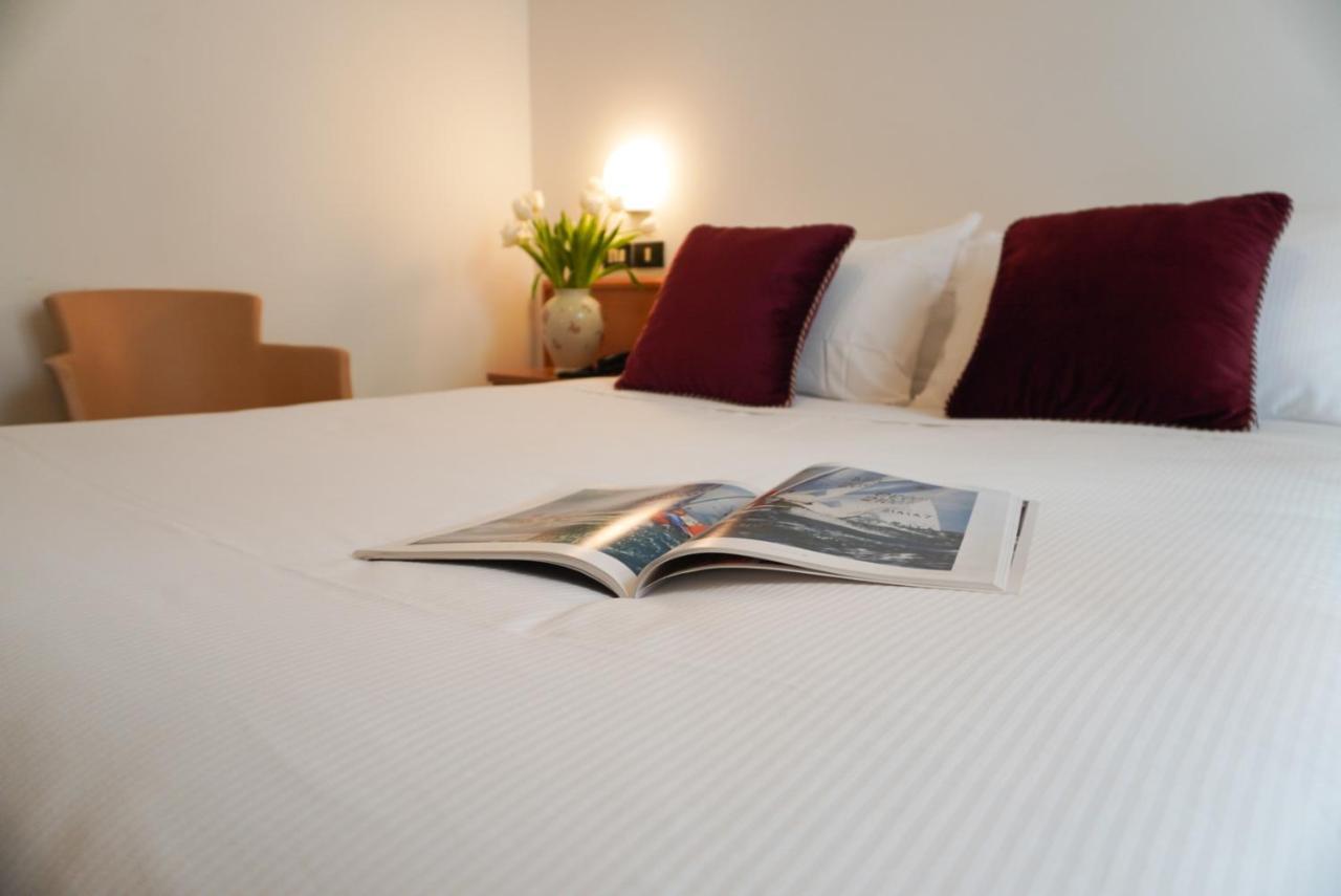 Hotel Sunset Ρίμινι Εξωτερικό φωτογραφία